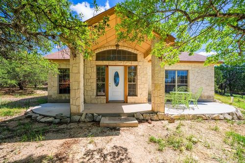172 Candy Rd, Pipe Creek, TX, 78063-5104 | Card Image