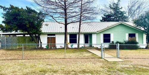 1116 E Navarro Ave, Mart, TX, 76664-1729 | Card Image