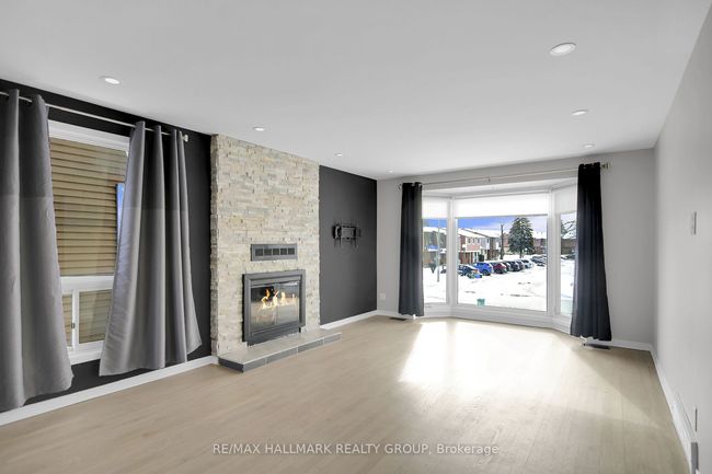 13 Coolspring Cres, House other with 3 bedrooms, 3 bathrooms and 5 parking in Nepean ON | Image 4