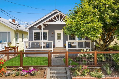 3026 62nd Ave Sw, Seattle, WA, 98116-2706 | Card Image