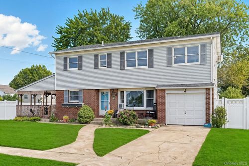 395 Pacific St, Massapequa Park, NY, 11762-1609 | Card Image