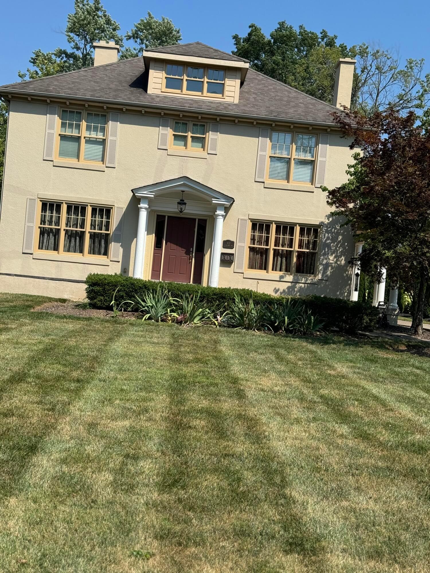Columbia Ave, Columbus, OH 43209