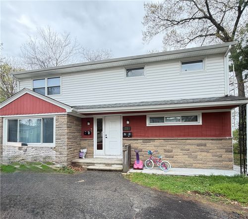 75 Hobson Ave, North Providence, RI, 02911-1818 | Card Image