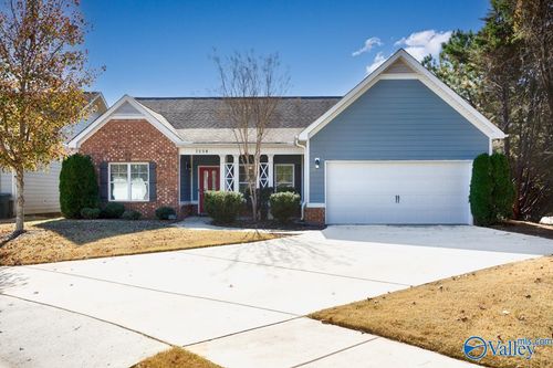 7014 Camrose Ln Nw, Huntsville, AL, 35806-2376 | Card Image