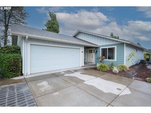 3074 Oakcrest Dr Nw, Salem, OR, 97304-1217 | Card Image