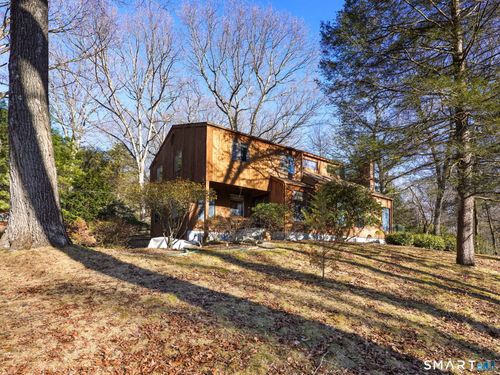 24 Grey Hollow Rd, Norwalk, CT, 06850-1305 | Card Image