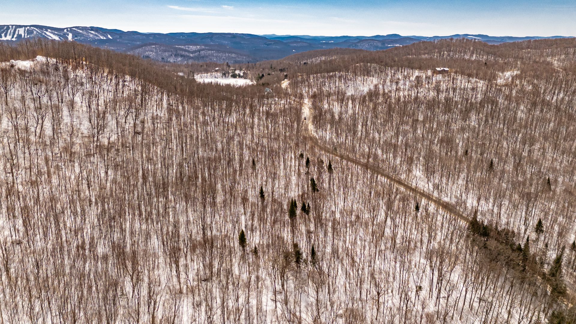 Land in Lac-Supérieur 4