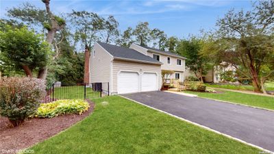 2 Justin Avenue, House other with 4 bedrooms, 3 bathrooms and null parking in Dix Hills NY | Image 3