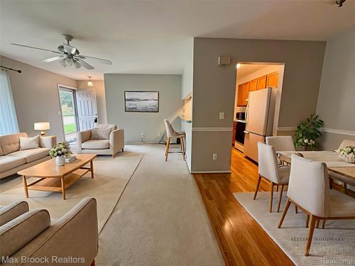 1045 Leisure Dr, Flint, MI, 48507-4058 | Card Image