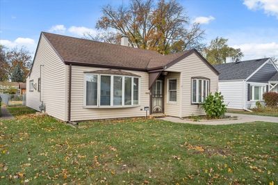 9326 S 49th Court, House other with 3 bedrooms, 2 bathrooms and 1 parking in Oak Lawn IL | Image 2