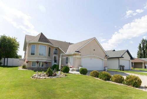 5905 61 Avenue, Ponoka, AB, T4J1T8 | Card Image