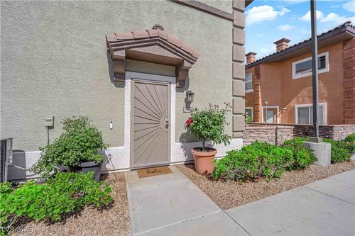 10450 Gold Shadow Ave, Las Vegas, NV, 89129-3316 | Card Image