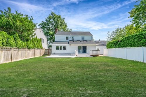 7 Rutland Ave, Rockville Centre, NY, 11570-5321 | Card Image