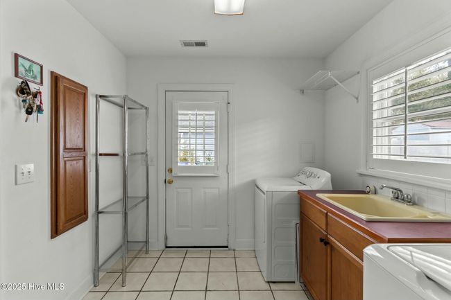 1508 W Oak Island Dr, House other with 3 bedrooms, 2 bathrooms and 2 parking in Oak Island NC | Image 24
