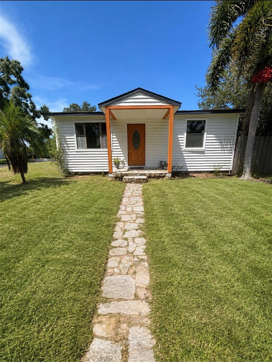 Residential Lease in ST PETERSBURG
