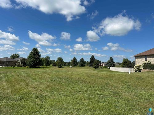 163 Lake Ridge Dr, Wentworth, SD, 57075-7373 | Card Image