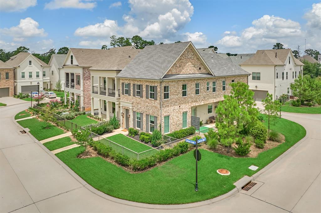 Carlson Creek Dr, Spring, TX 77380