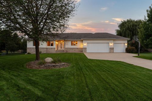1110 27th St Sw, Austin, MN, 55912-5411 | Card Image