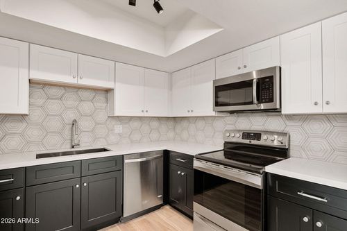2808 N 61st Street, Scottsdale, AZ, 85257 | Card Image