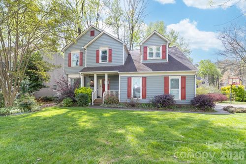 9907 Davis Lake Pkwy, Charlotte, NC, 28269-3306 | Card Image