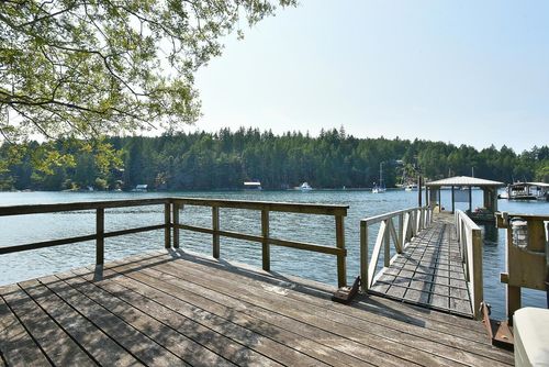 5466 Sans Souci Rd, Halfmoon Bay, BC, V7Z1B6 | Card Image