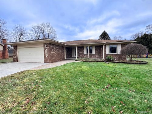6820 Emerald Shores Dr, Troy, MI, 48085-1438 | Card Image