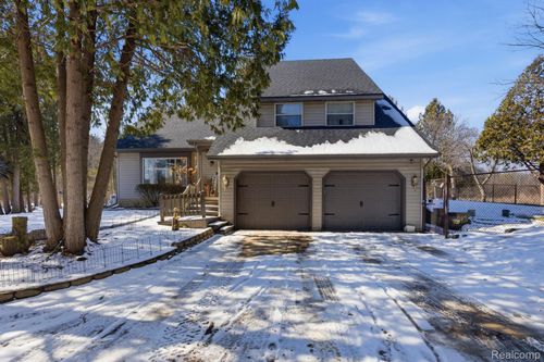 1615 N Five Lakes Rd, Attica, MI, 48412-9375 | Card Image