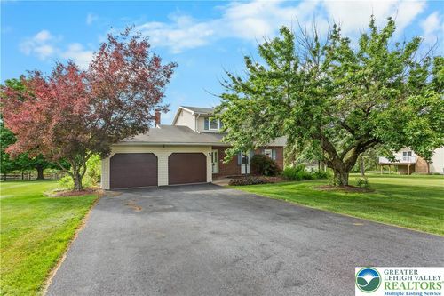 8034 Valley View Road, East Allen Twp, PA, 18067 | Card Image