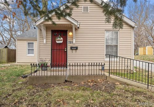 721 N Elizabeth Ave, Ferguson, MO, 63135-1734 | Card Image