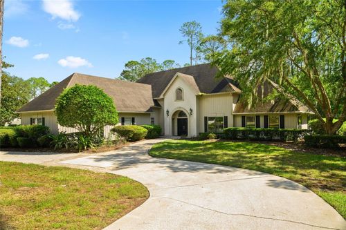 8121 45th Ln, Gainesville, FL, 32608-4220 | Card Image