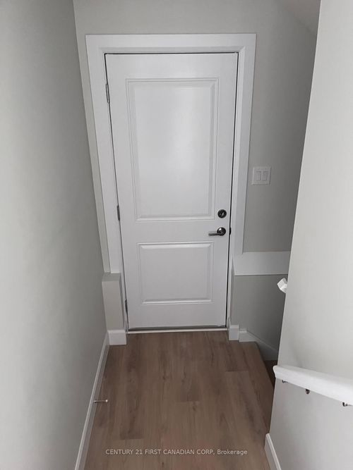 lower-2269 Southport Cres, London, ON, N6M0H9 | Card Image