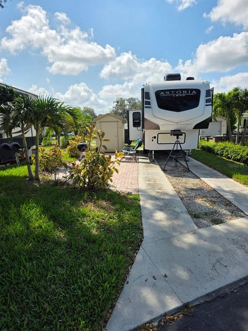 200-2938 Par Dr, BOWLING GREEN, FL, 33834-6011 | Card Image