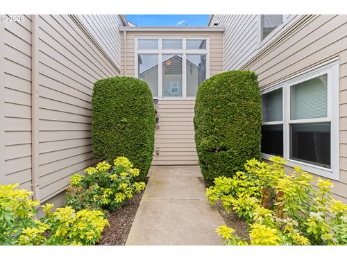 15711 Ne Beech St, Portland, OR, 97230-5047 | Card Image