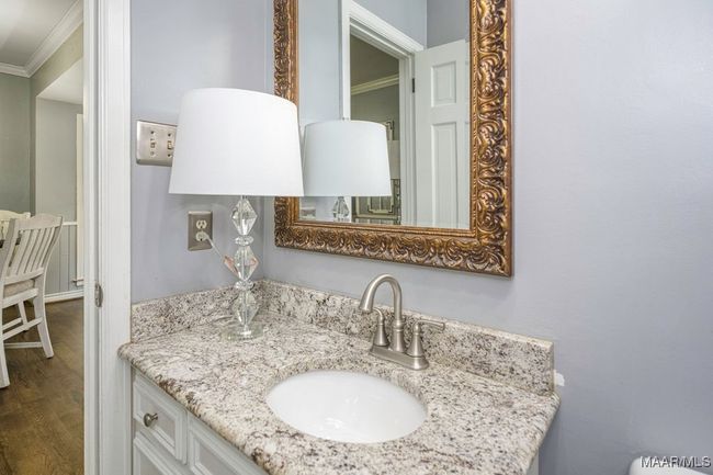 Half guest bath | Image 35