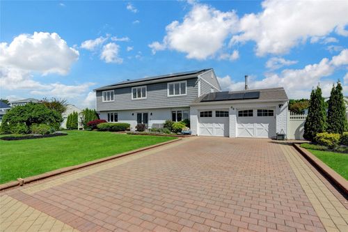 52 Shore Dr S, Copiague, NY, 11726-5302 | Card Image