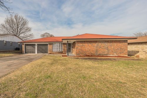 1921 Guinevere St, Arlington, TX, 76014-1609 | Card Image