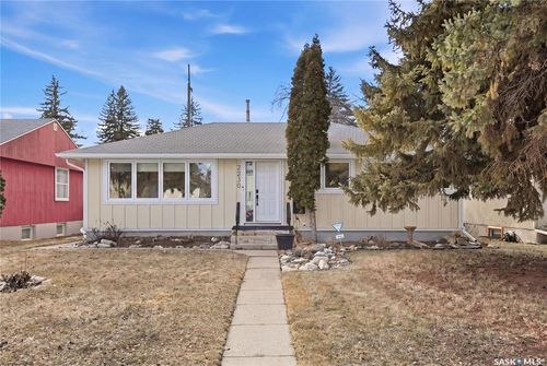 2230 William Ave, Saskatoon, SK, S7J1A6 | Card Image