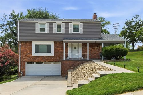800 Hillaire Dr, Pittsburgh, PA, 15243-1704 | Card Image