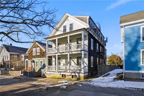 apt-2-19 Walnut St, Newport, RI, 02840-1959 | Card Image