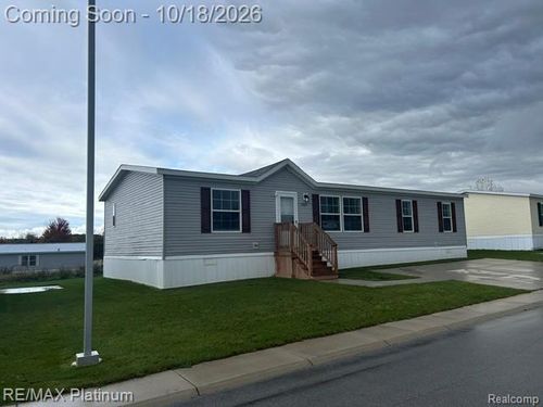 9439 Crystal Tarn, Fenton, MI, 48430-8306 | Card Image