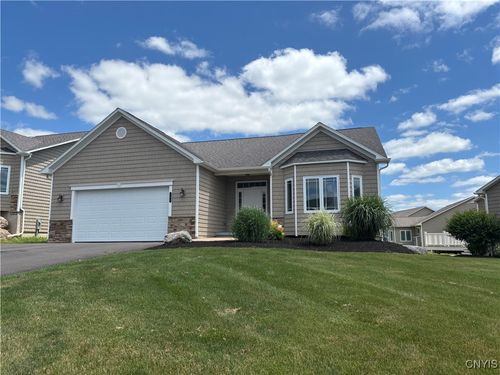 105 Austin Meadows Dr S, Manlius, NY, 13104-3405 | Card Image