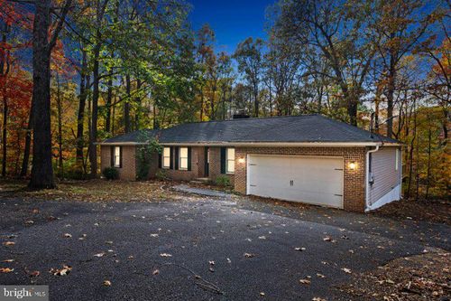 315 Lower Clubhouse Dr, HARPERS FERRY, WV, 25425-4728 | Card Image