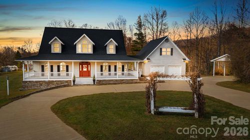 427 Mccoy Cove Rd, Black Mountain, NC, 28711-9442 | Card Image