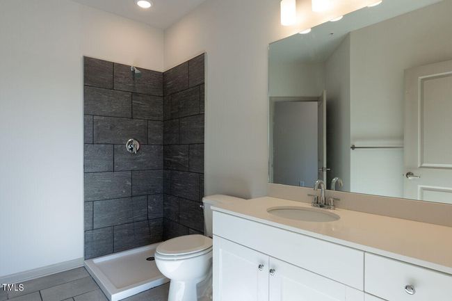027-1280x960-attached-hall-bath | Image 27