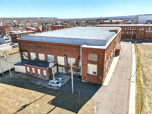 1 Bigelow St, Holyoke, MA, 01040-5744 | Card Image