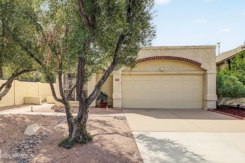 1229 W Calle Del Norte, Chandler, AZ, 85224-8608 | Card Image