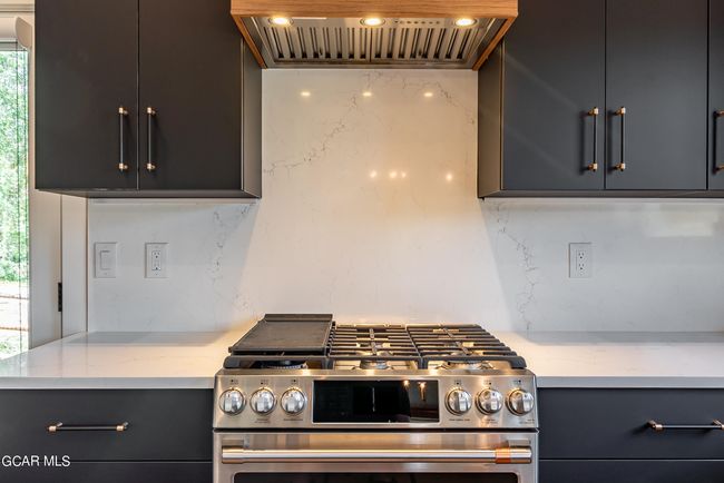 **Staged Photos of Bldg 1 (1058) | Image 13