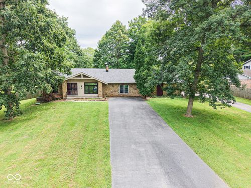 8245 Woodlawn Dr, Martinsville, IN, 46151-7630 | Card Image