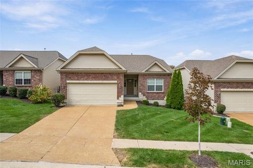 1247 Emerald Gardens Dr, Saint Peters, MO, 63376-4372 | Card Image