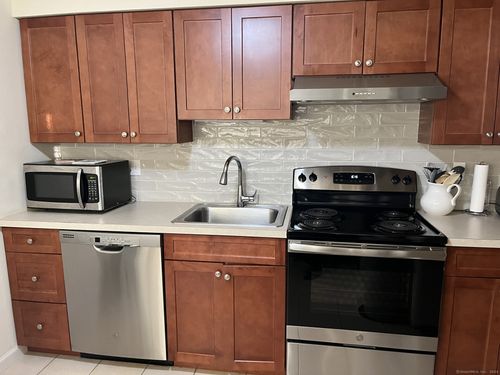 c-44 Mead St, Stamford, CT, 06907-1604 | Card Image